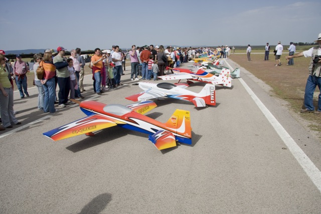 Download EUG001530 (640Wx427H)